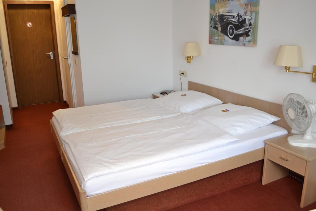 Hotel Hospiz Tuebingen Phòng bức ảnh